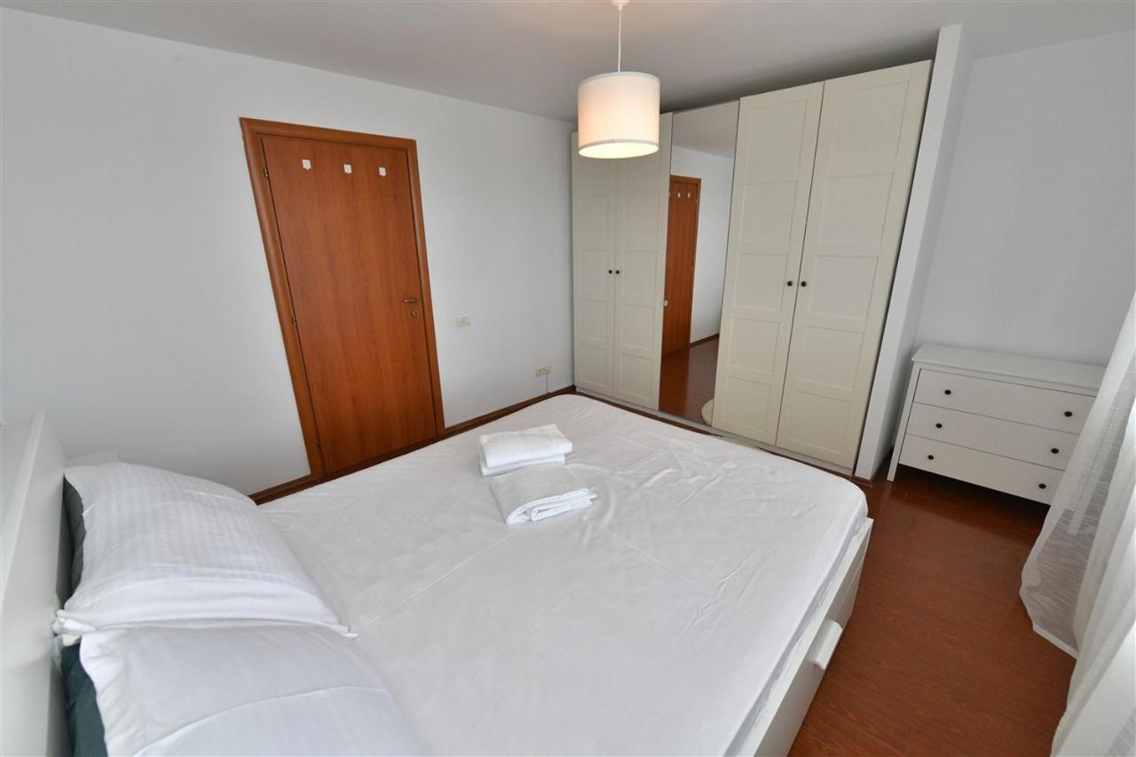 Apartament Lux 1 Mai Pod Bucarest Exterior foto